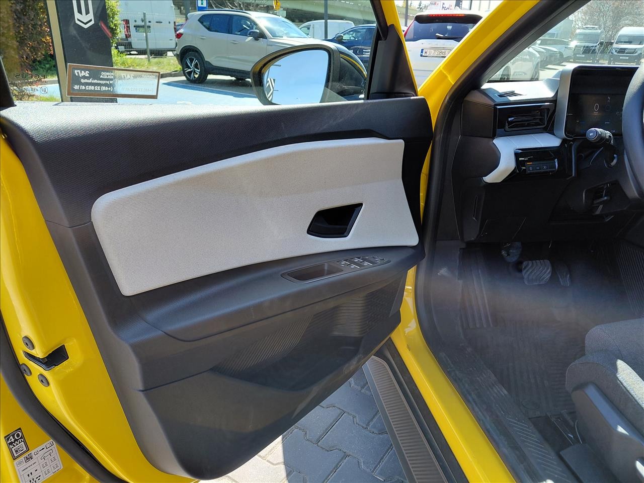 Renault 5 evolution — Drzwi kierowcy i kokpit